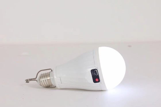 照明ソリューションサービスのためのLED電球 15W E27 B22 リチウムイオン充電電池 AC/DC