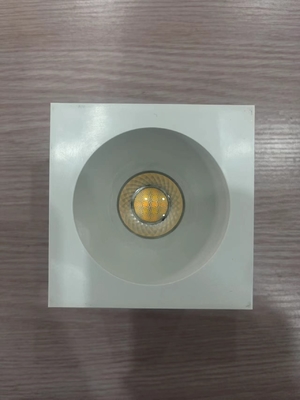 寿命時間 30000 6W スクエア アンチ・ブレア 天井照明 COB LEDダウンライト用スポットライト