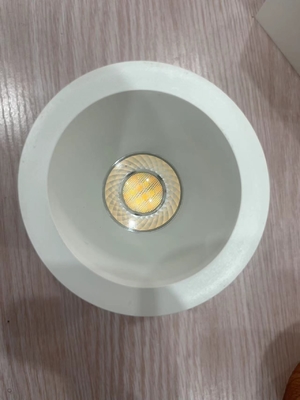 寿命時間 30000 6W スクエア アンチ・ブレア 天井照明 COB LEDダウンライト用スポットライト