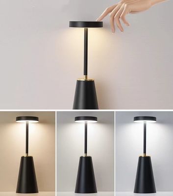 メタルナイトライト ベッドサイドランプ ベッドルームの装飾用の無線充電式テーブルランプ