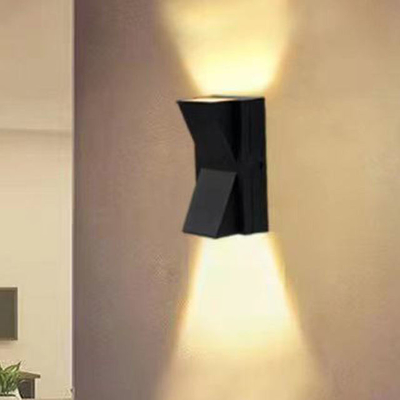 2700~6500K 色温 ポリカーボネート ディフューザー付き 庭 LED 壁灯具