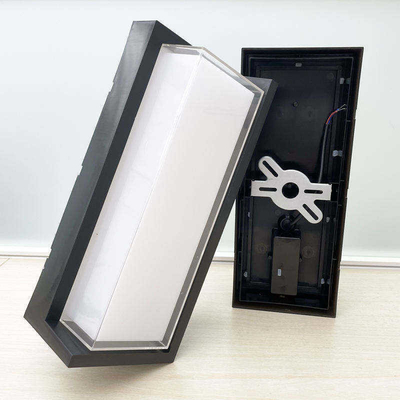 屋外防水 24w LED壁灯 80lm/w 効率と 3000K/4000K/6500K CCT