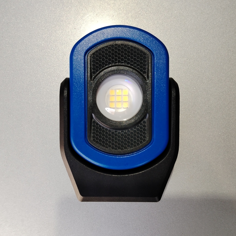 倉庫ワークショップの作業のためのLEDハンドヘルド懐中電灯 自動車の検査と保守